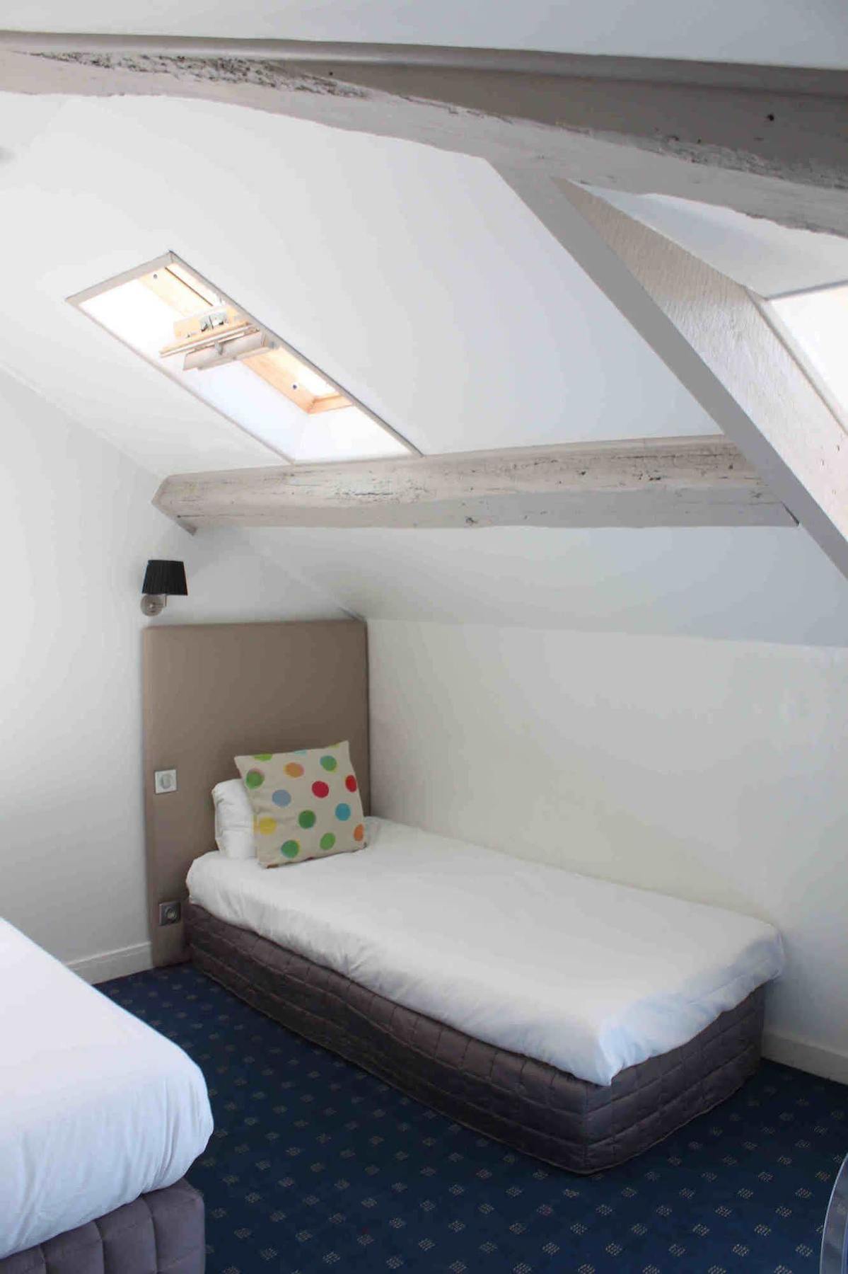 Henri Iv Hotel